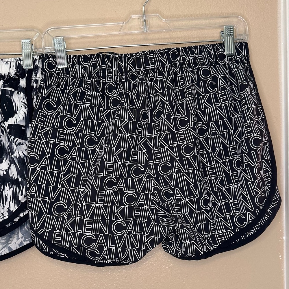 Set of 2 Calvin Klein Women’s Black/White Lined Athletic Shorts Size Small - Picture 3 of 8